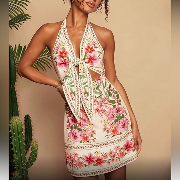 Dresses & Skirts - Floral Halter Dress